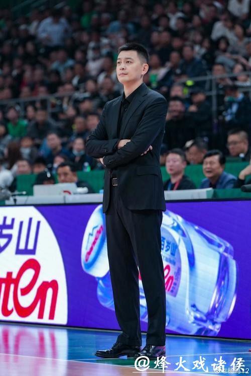 CBA最帅的教练也下课了!辽宁男篮宣布杨鸣因个人身体原因辞职 CBA最帅的教练也下课了!辽宁男篮宣布杨鸣因个人身体原因辞职